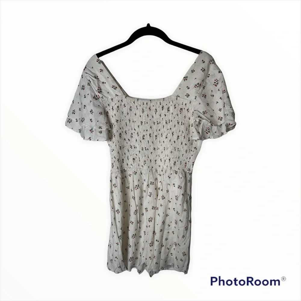 STORIA Cream Floral V-Neck Ruffle Sleeve Romper Small NWT Cottagecore